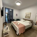 Le Voyageur By The Sea - Furnished Lägenhet Larnaca
