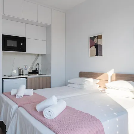 Le Voyageur By The Sea - Furnished Apartament Larnaca
