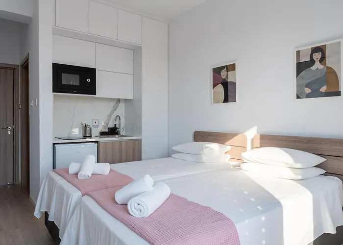 Le Voyageur By The Sea - Furnished Appartamento Larnaca