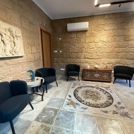 Le Voyageur By The Sea - Furnished Larnaca